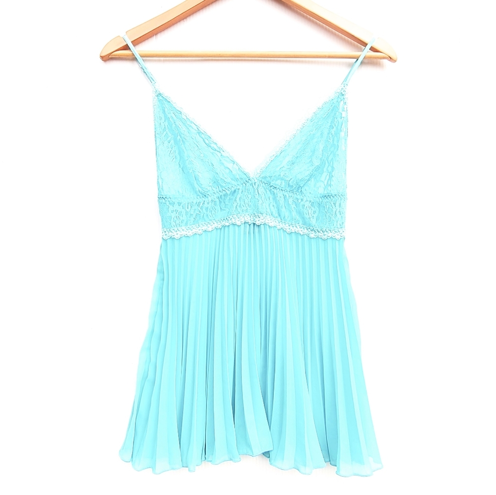 MOVIE STAR aqua accordian pleated lace slip chemise nightie